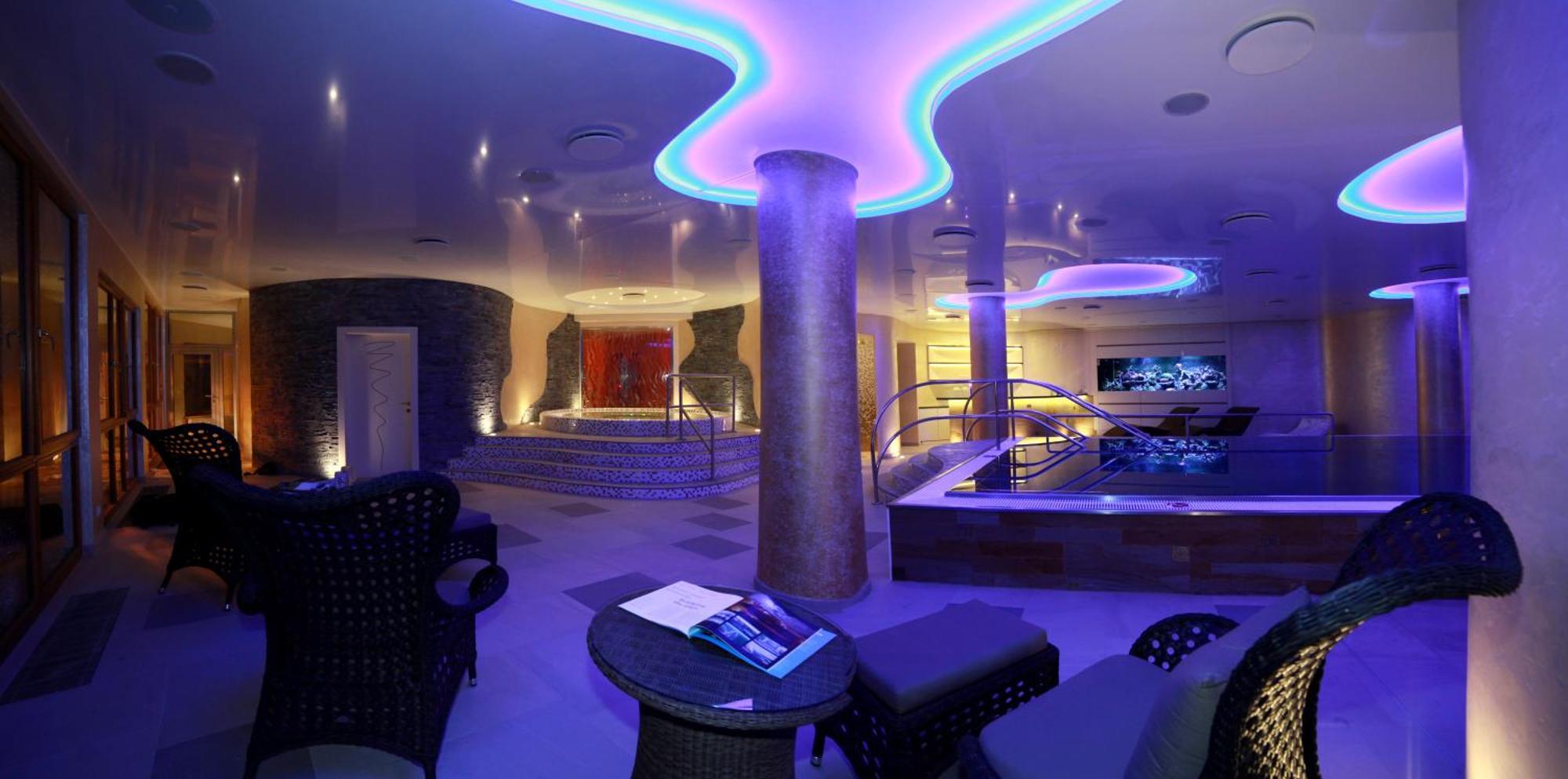 Boutique Hotel Ambiente ****+ كارلوفي فاري المظهر الخارجي الصورة