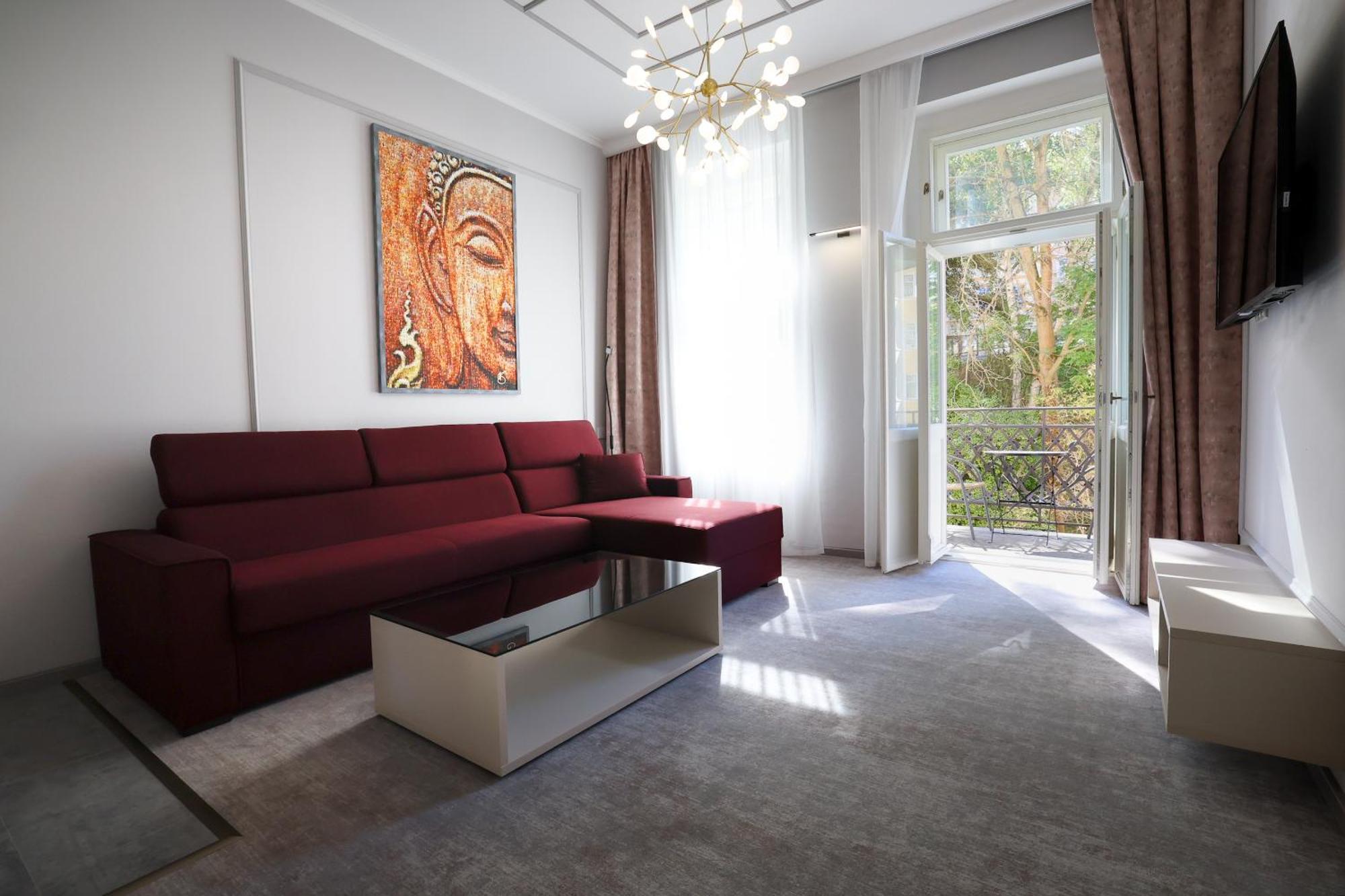 Boutique Hotel Ambiente ****+ كارلوفي فاري المظهر الخارجي الصورة