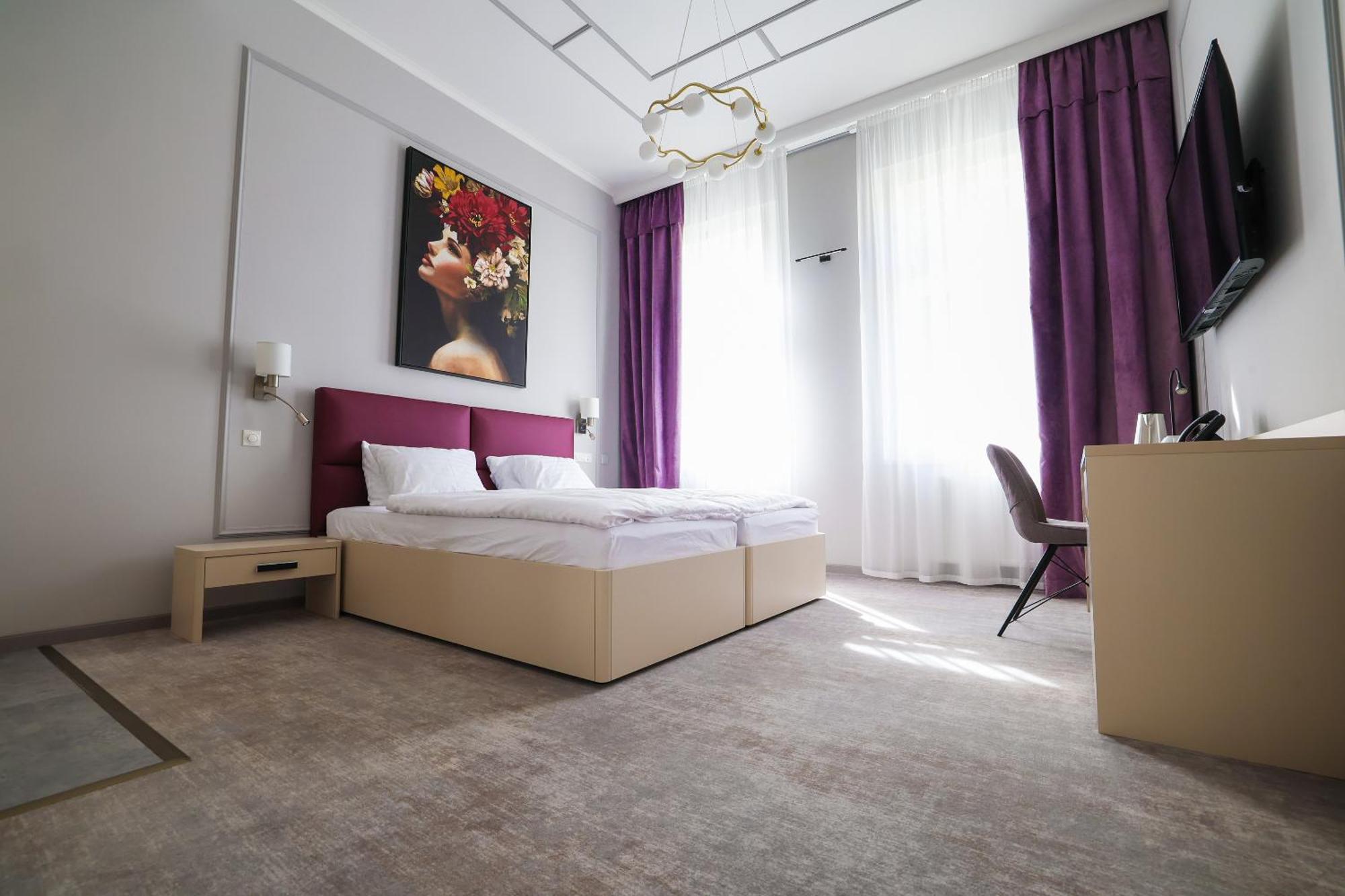 Boutique Hotel Ambiente ****+ كارلوفي فاري المظهر الخارجي الصورة