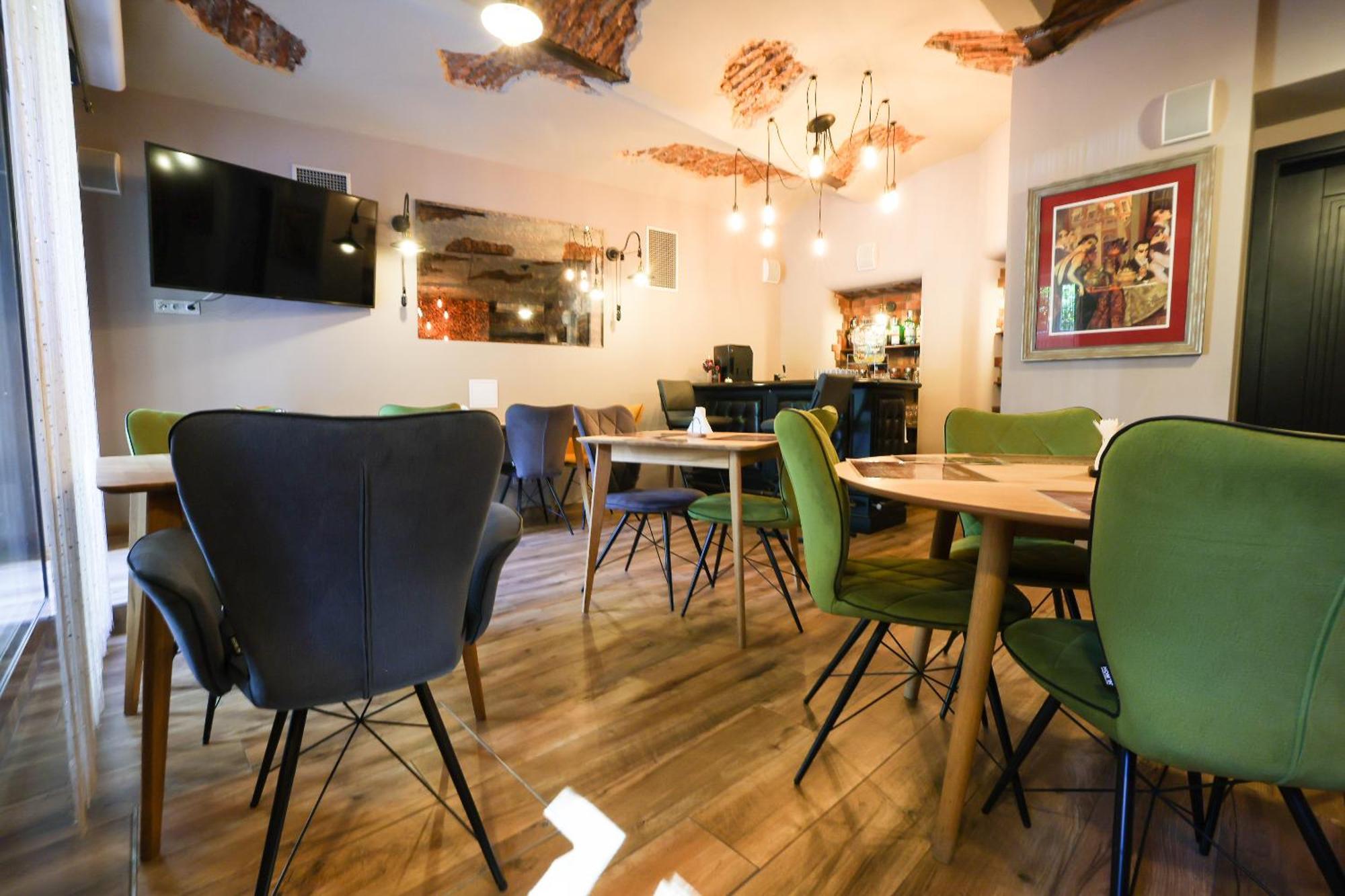 Boutique Hotel Ambiente ****+ كارلوفي فاري المظهر الخارجي الصورة