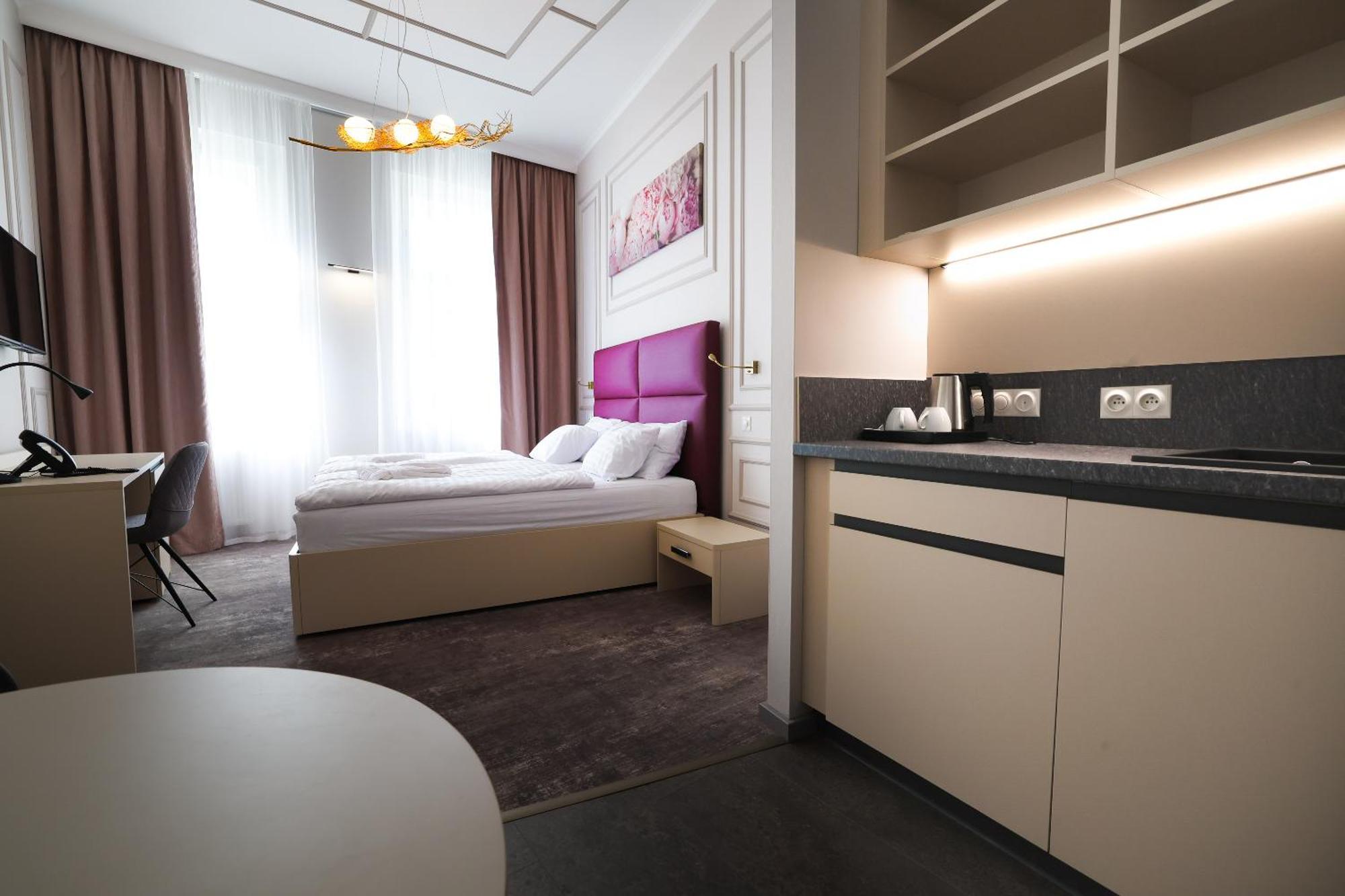 Boutique Hotel Ambiente ****+ كارلوفي فاري المظهر الخارجي الصورة