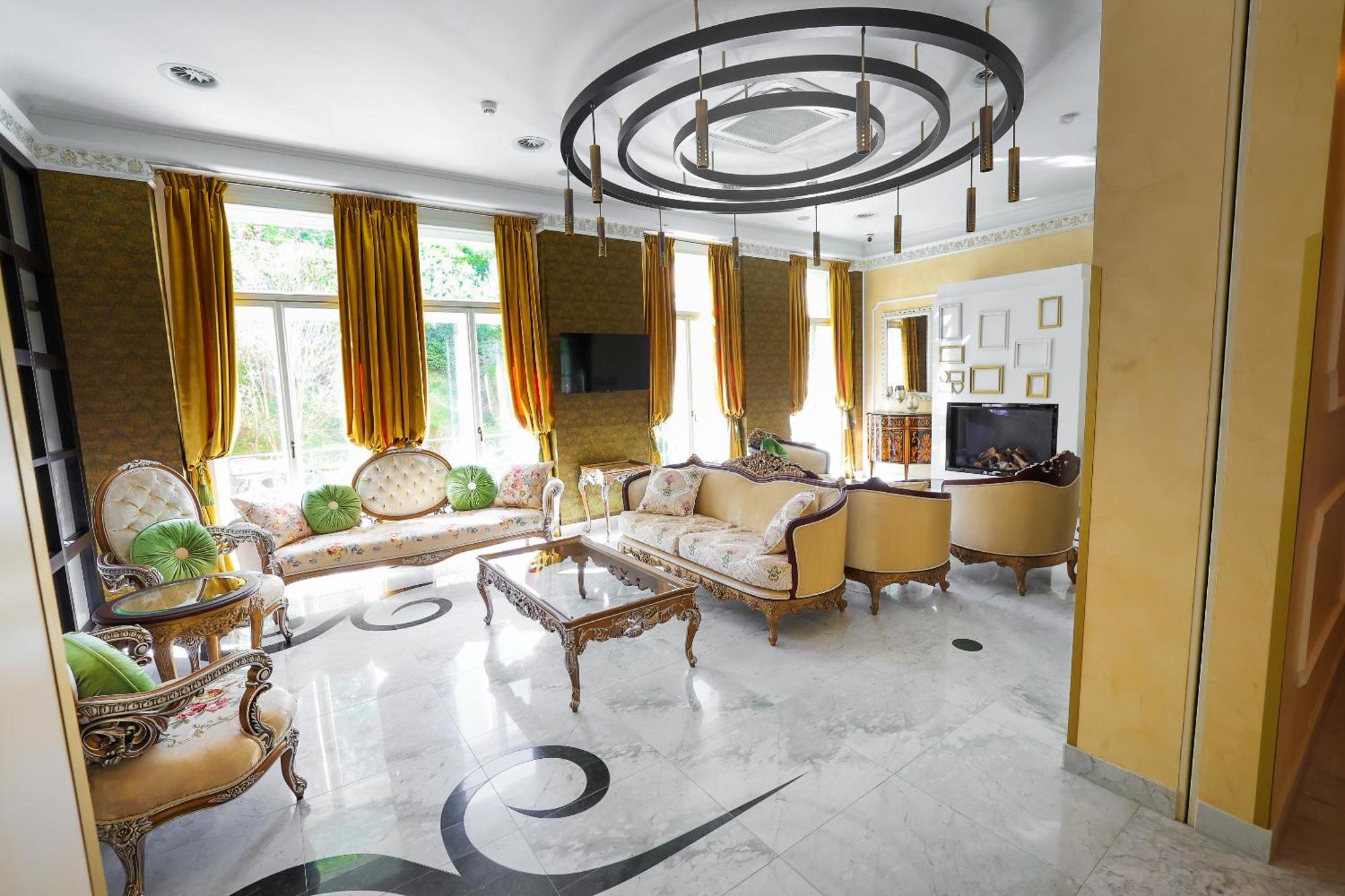 Boutique Hotel Ambiente ****+ كارلوفي فاري المظهر الخارجي الصورة