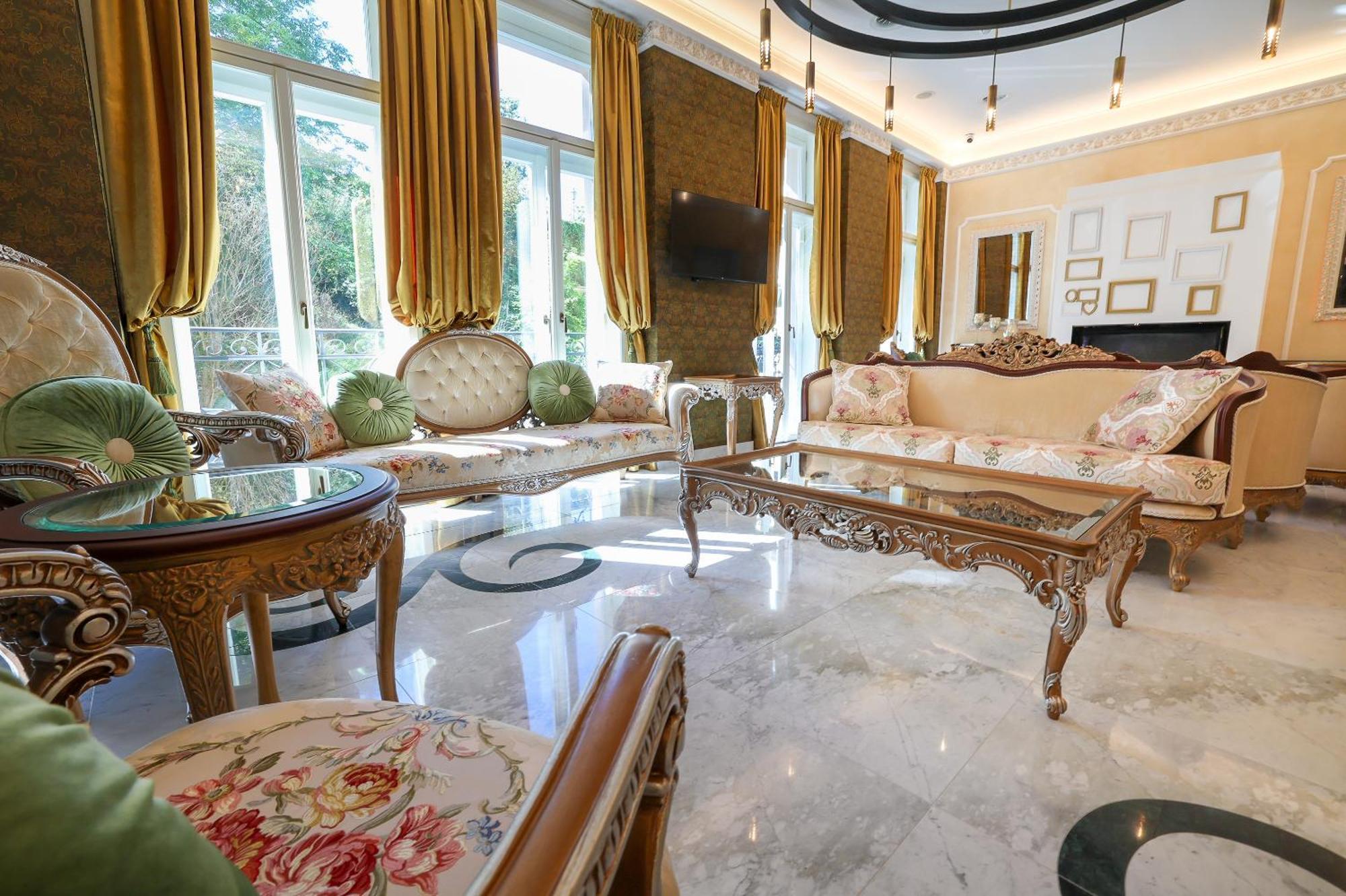 Boutique Hotel Ambiente ****+ كارلوفي فاري المظهر الخارجي الصورة