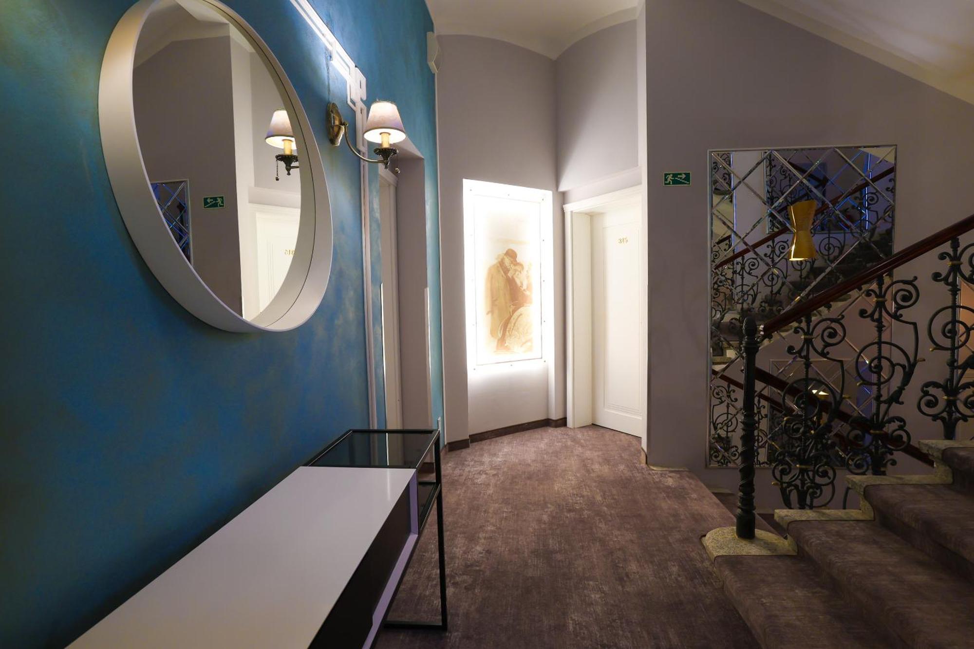 Boutique Hotel Ambiente ****+ كارلوفي فاري المظهر الخارجي الصورة
