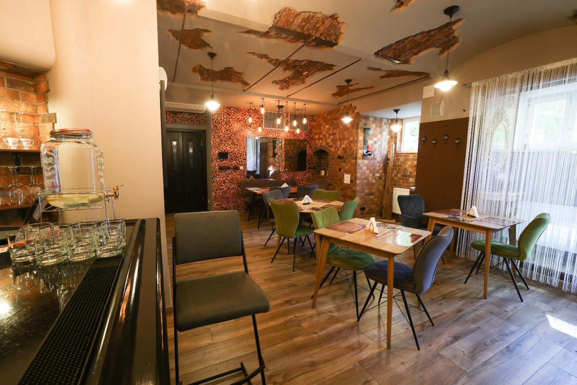 Boutique Hotel Ambiente ****+ كارلوفي فاري المظهر الخارجي الصورة